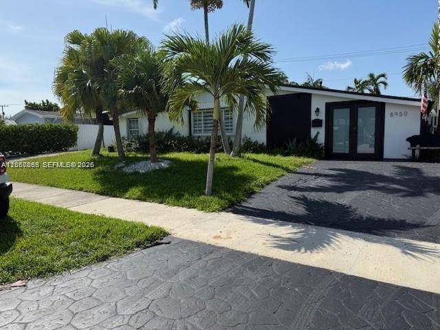 8950 SW 197th StCutler Bay - picture
