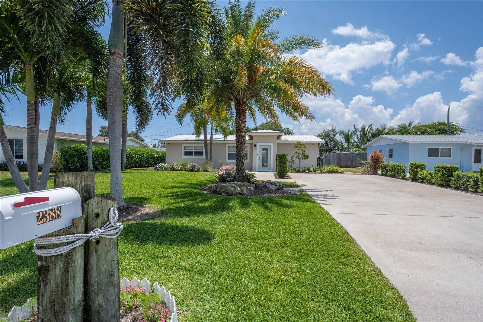 2388 E EDGEWATERPalm Beach Gardens - picture
