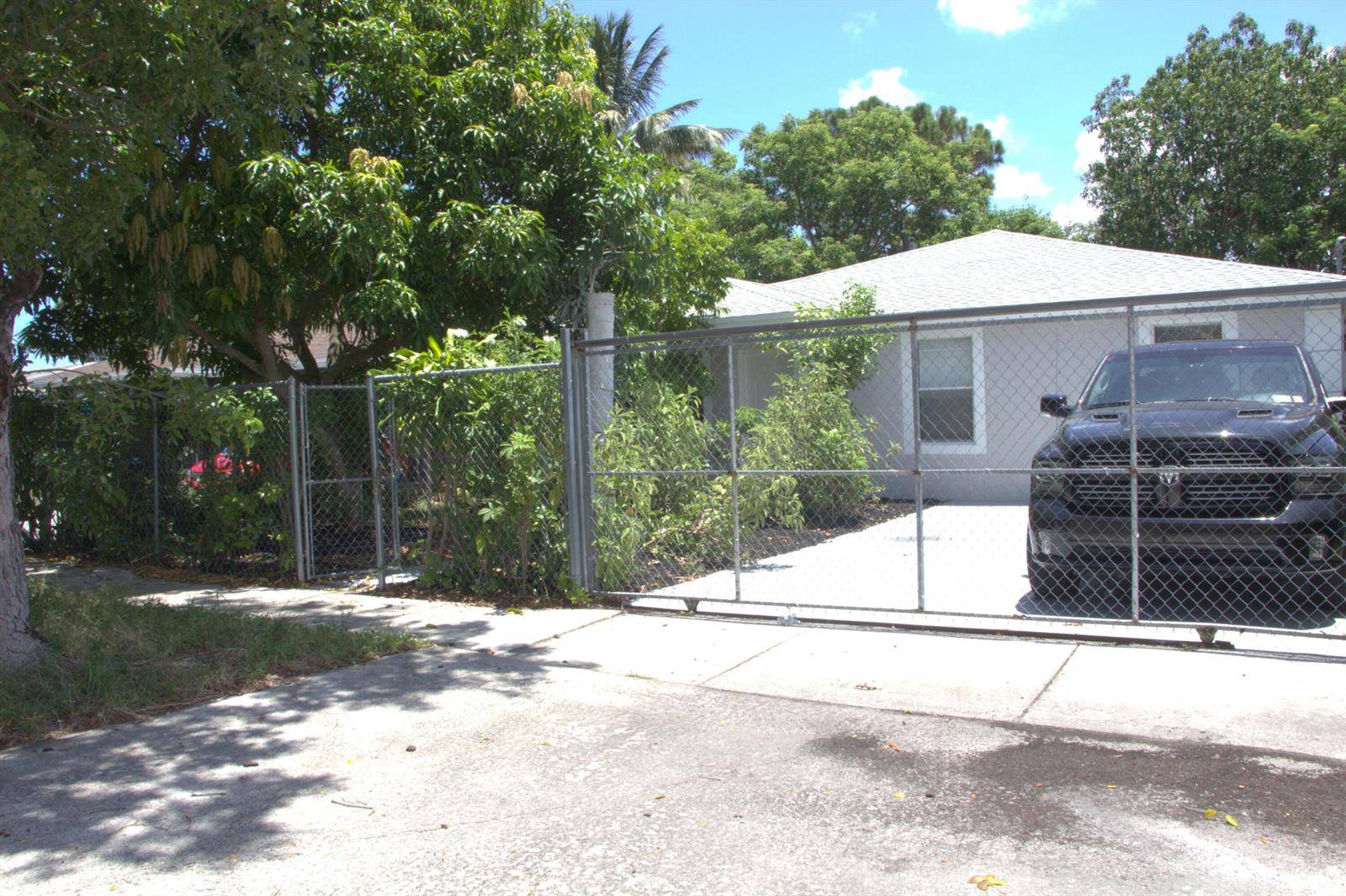 1724 NW 152NDMiami Gardens - picture