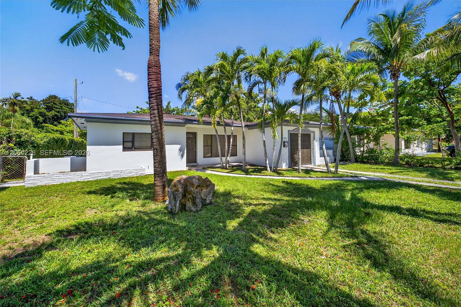 17150 NE 18th AveNorth Miami Beach - picture