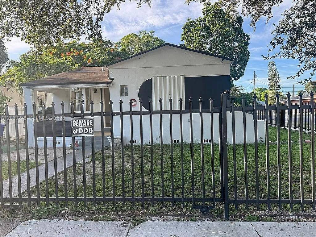 1501 NW 42nd StMiami - picture