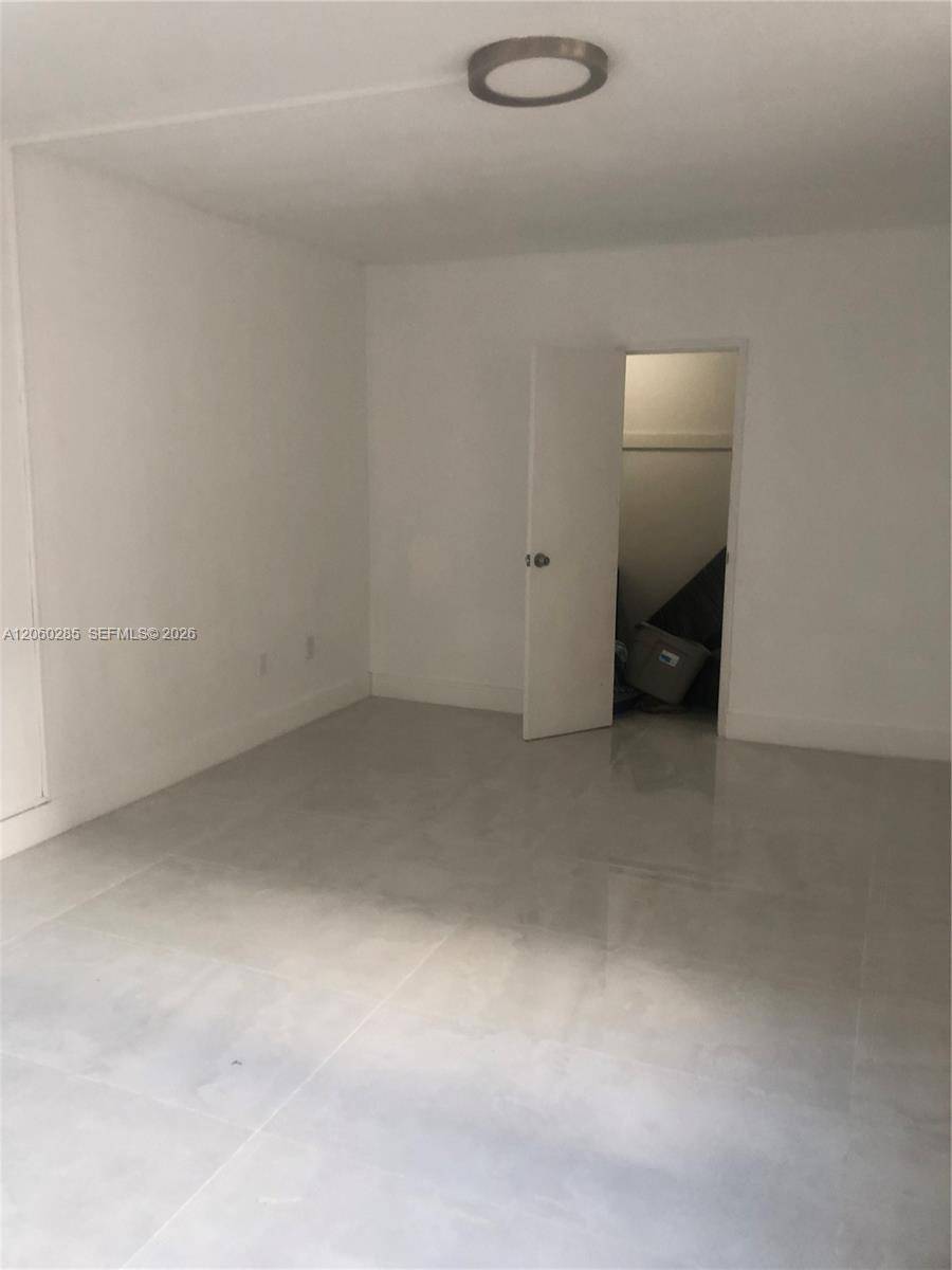 10185 Collins AveBal Harbour - THE PLAZA OF BAL HARBOUR condo unit 616 - picture