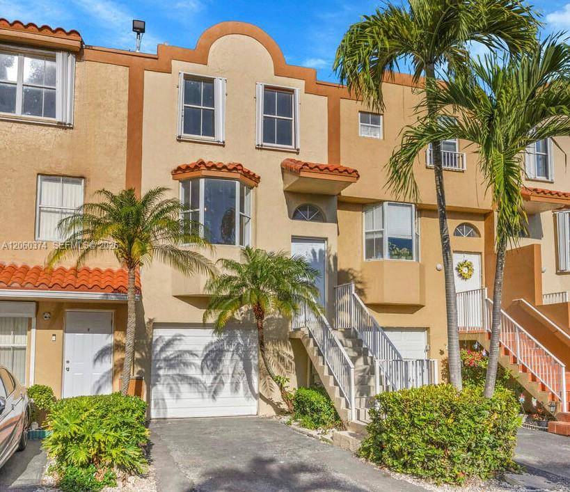 390 NW 86th CtMiami - THE RIVIERA AT CORAL LAKE condo unit 803 - picture