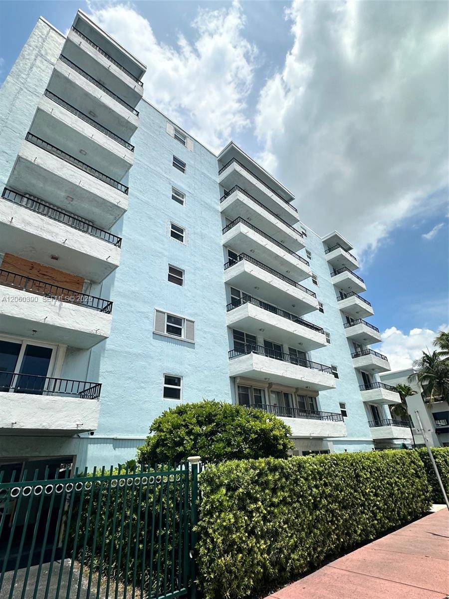 720 Collins AveMiami Beach - COLLINS TOWERS CONDO condo unit 309 - picture