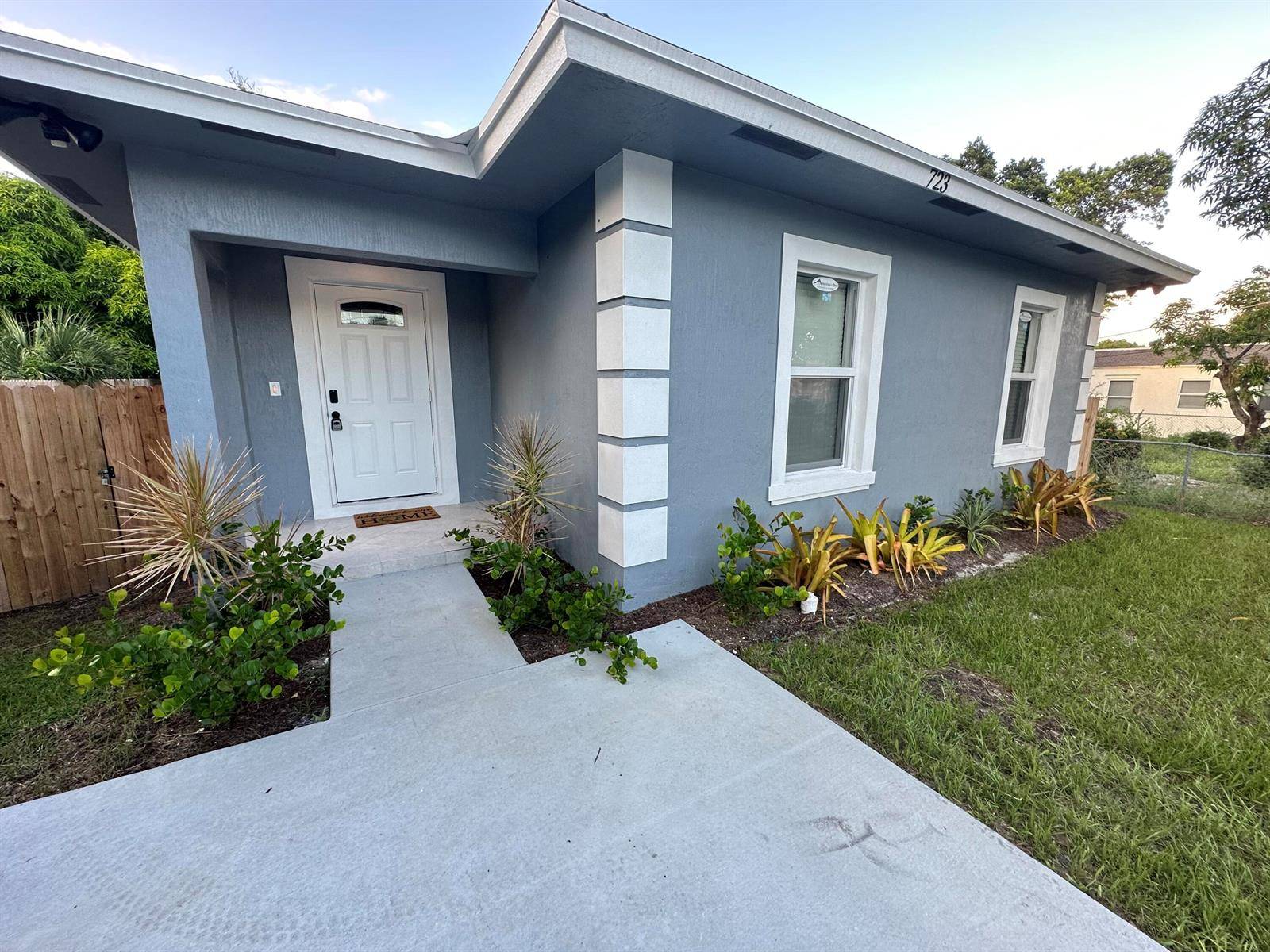723 20THWest Palm Beach - picture