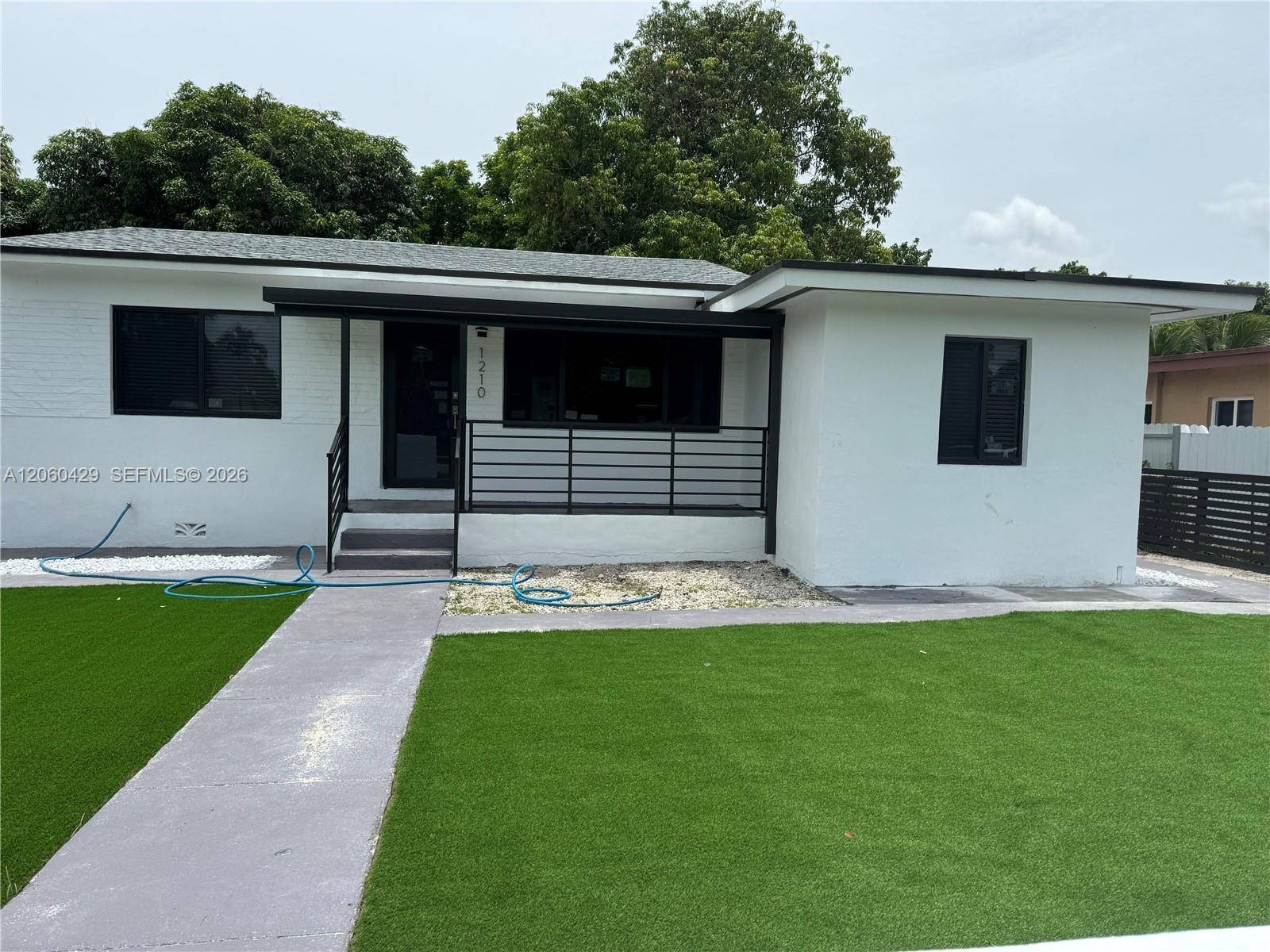 1210 NW 123rd StNorth Miami - picture