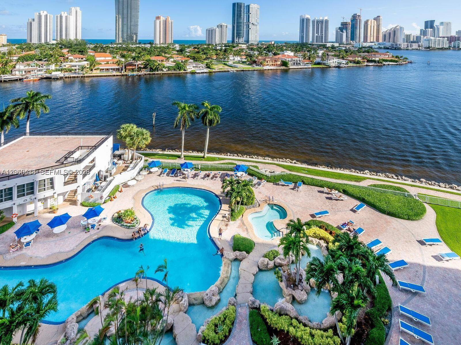 19101 NE 36th CtAventura - MYSTIC POINTE CONDO NO TH condo unit 1811 - picture