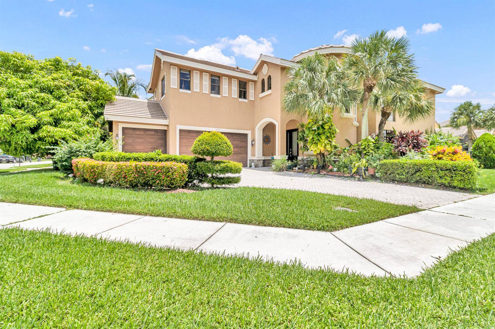 3546 CollonadeWellington - picture