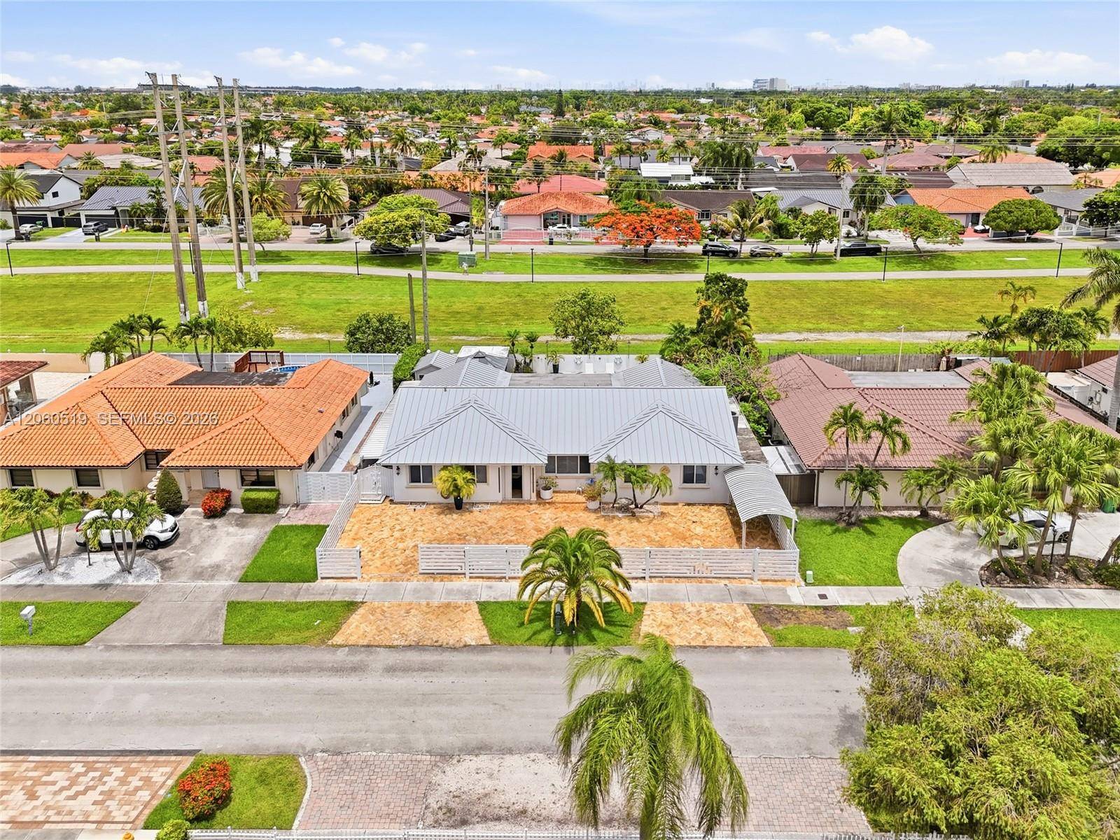 323 NW 136th PlMiami - picture