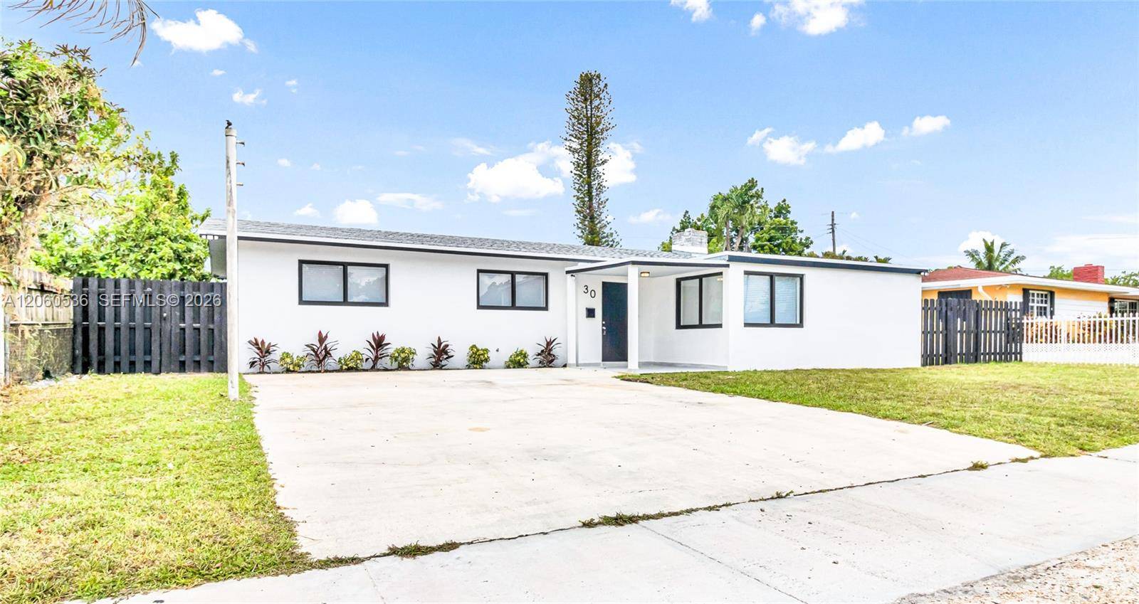 30 NE 193rd TerMiami - picture