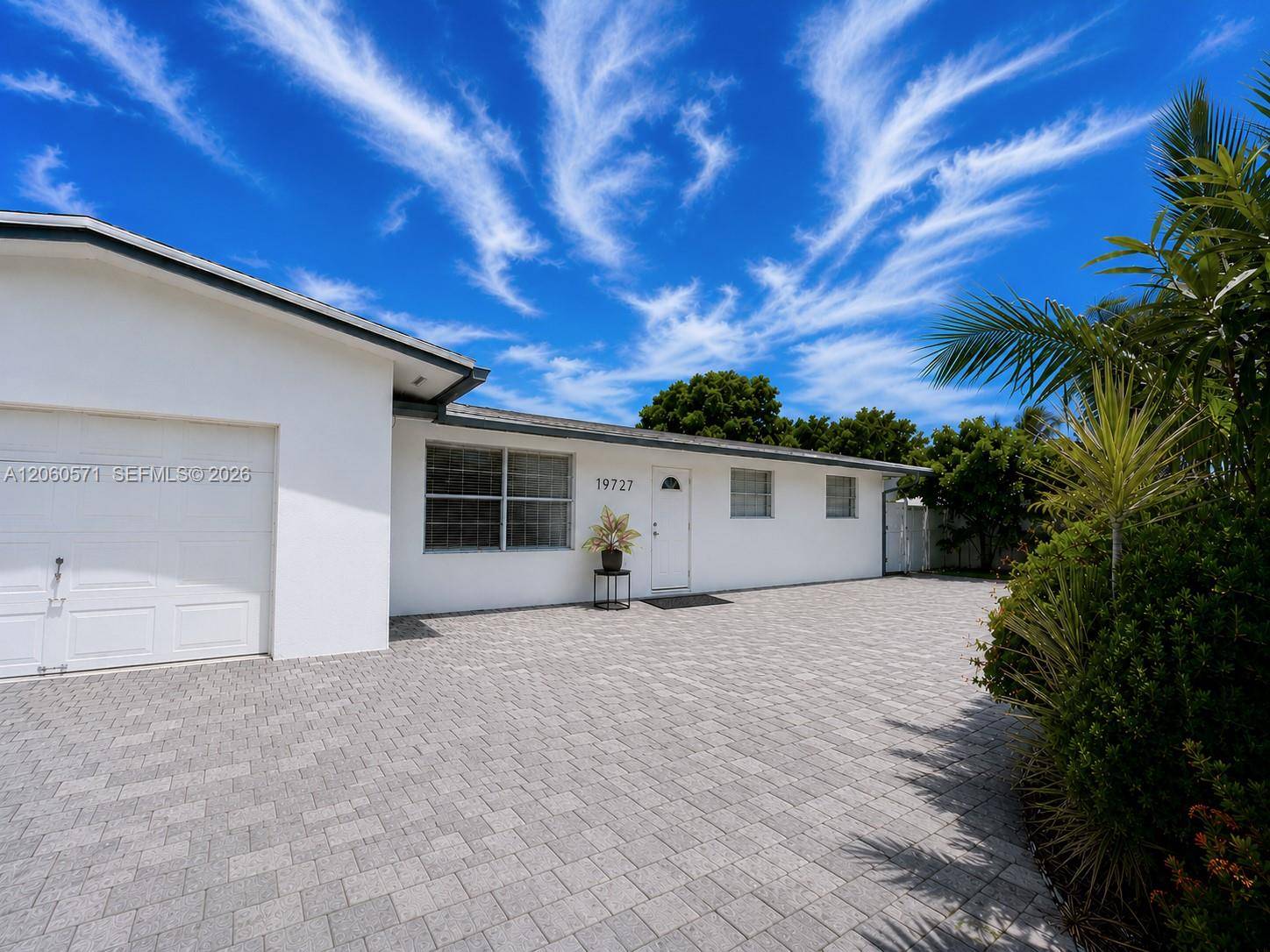 19727 SW 118th PlMiami - picture