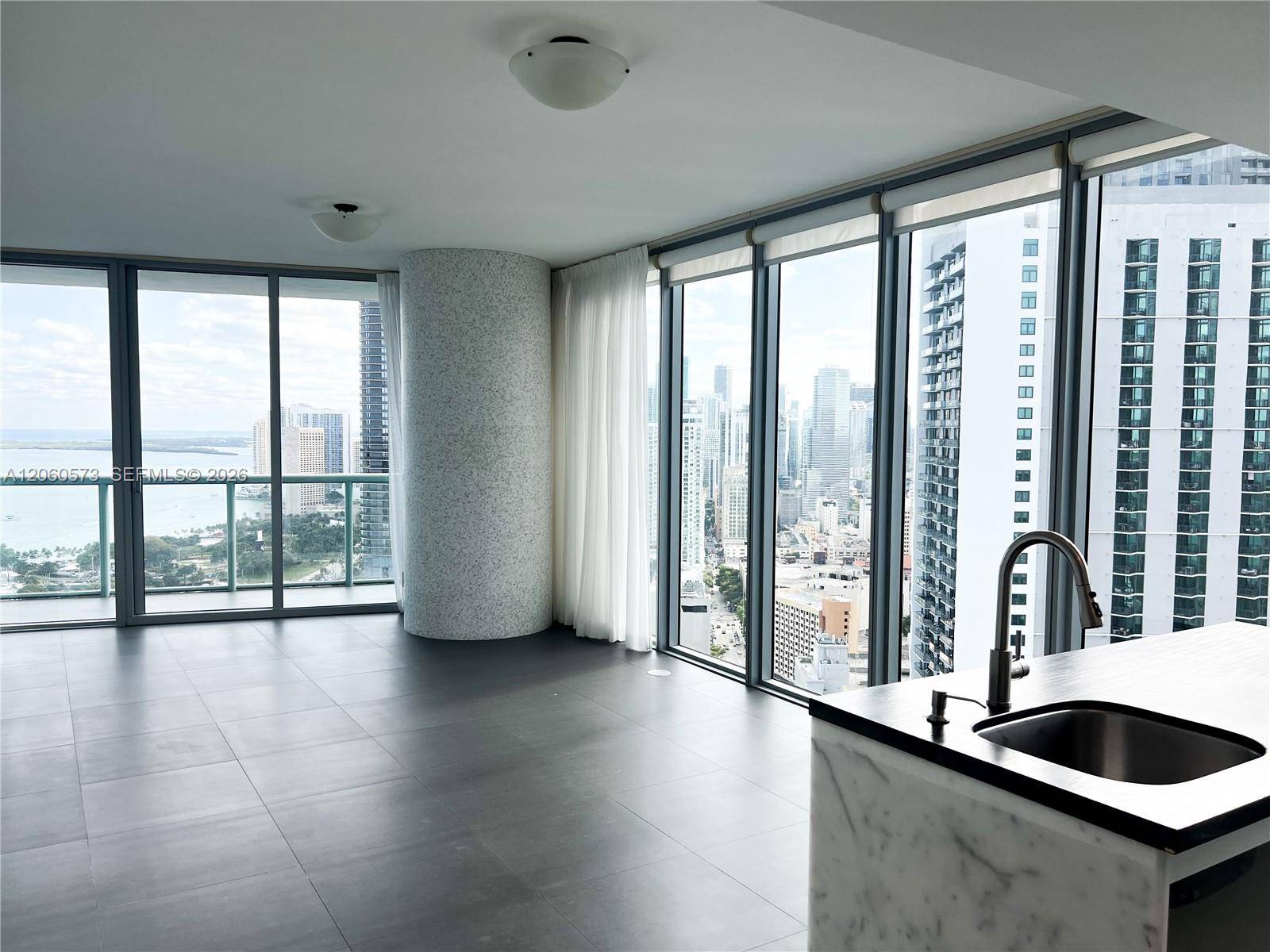 888 Biscayne BlvdMiami - MARINABLUE CONDO condo unit 3701 - picture
