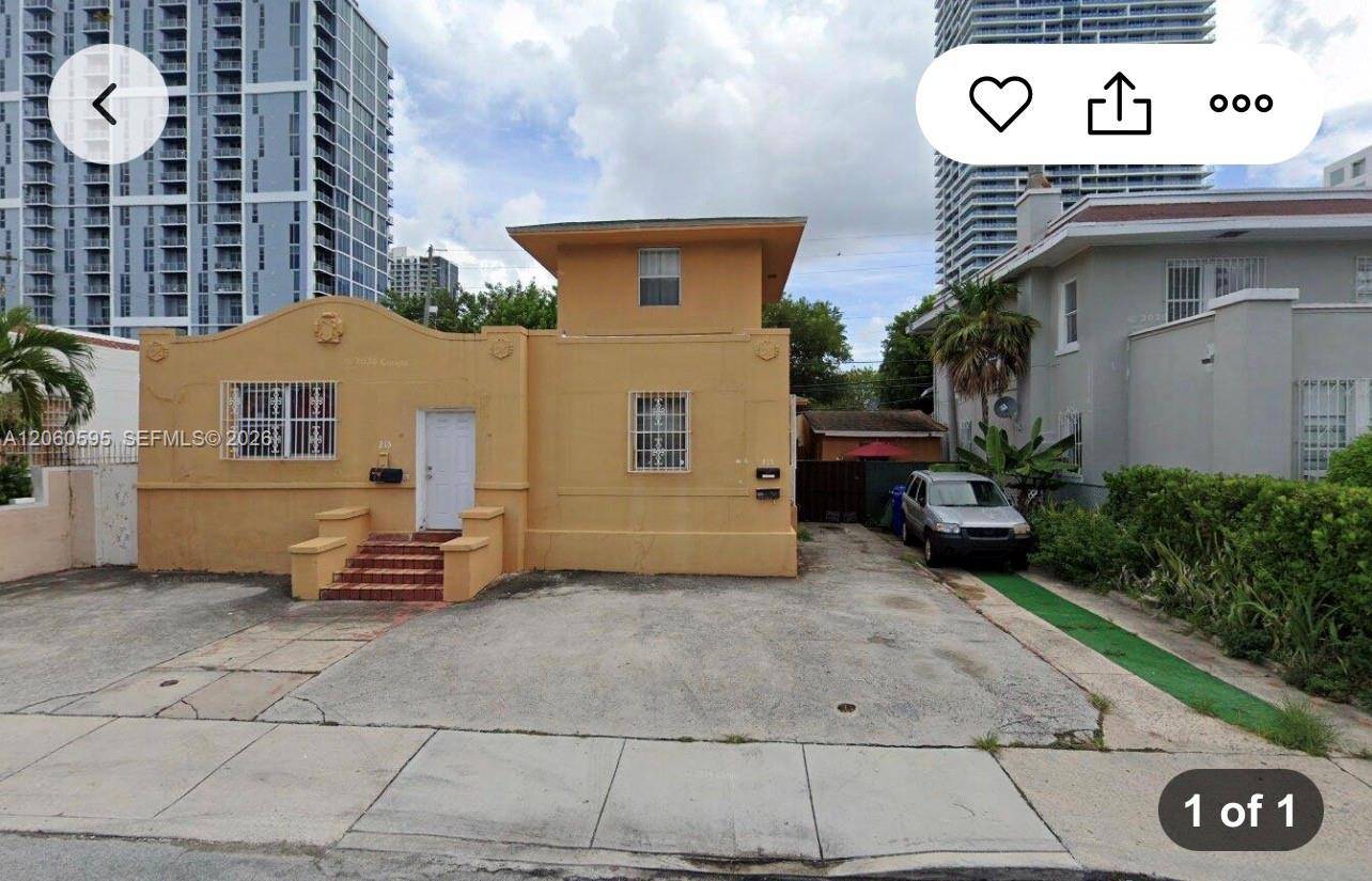 215 NE 27th StMiami - GOLDCOURT condo unit A - picture