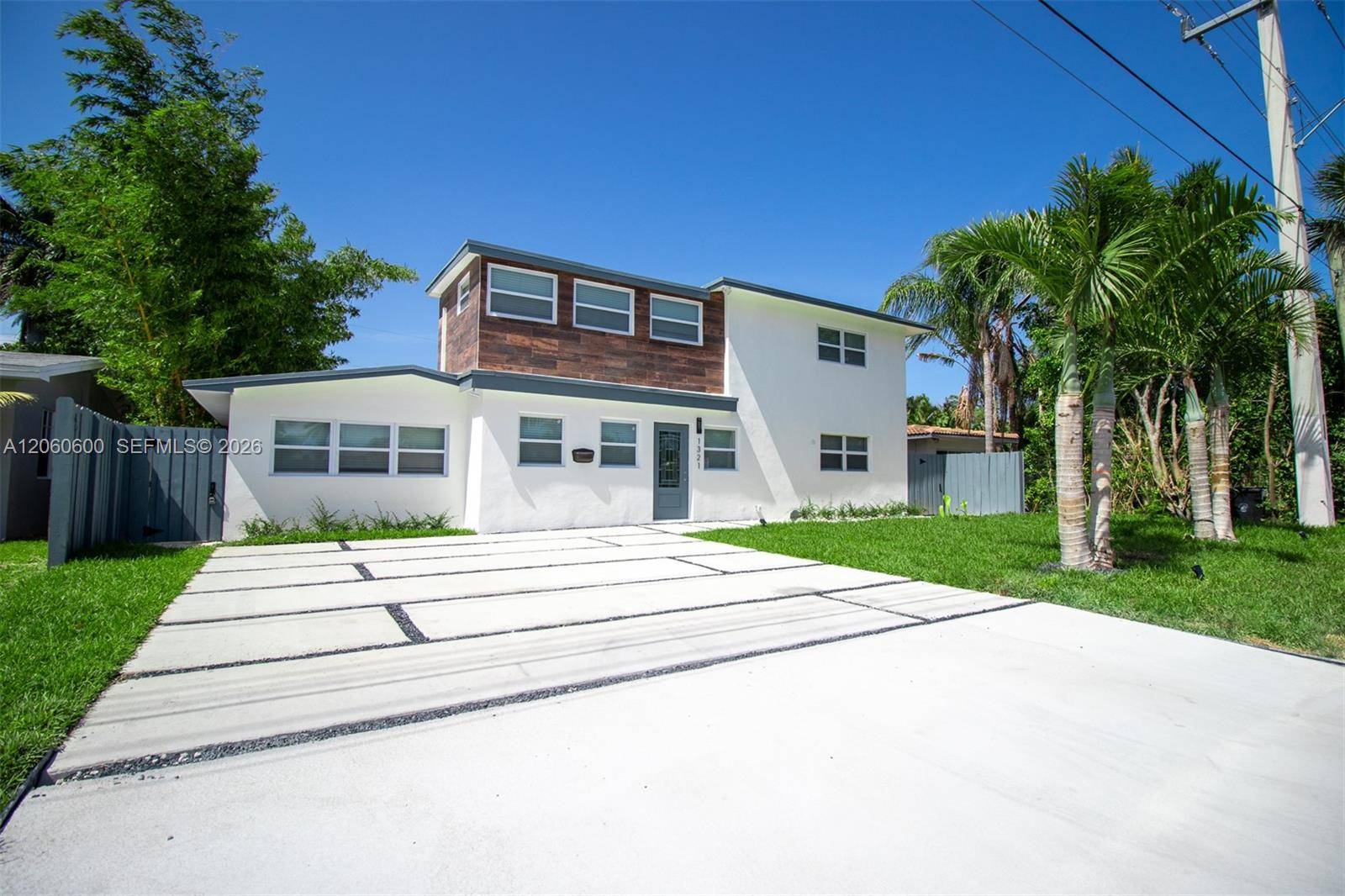 1321 NE 14th StFort Lauderdale - picture