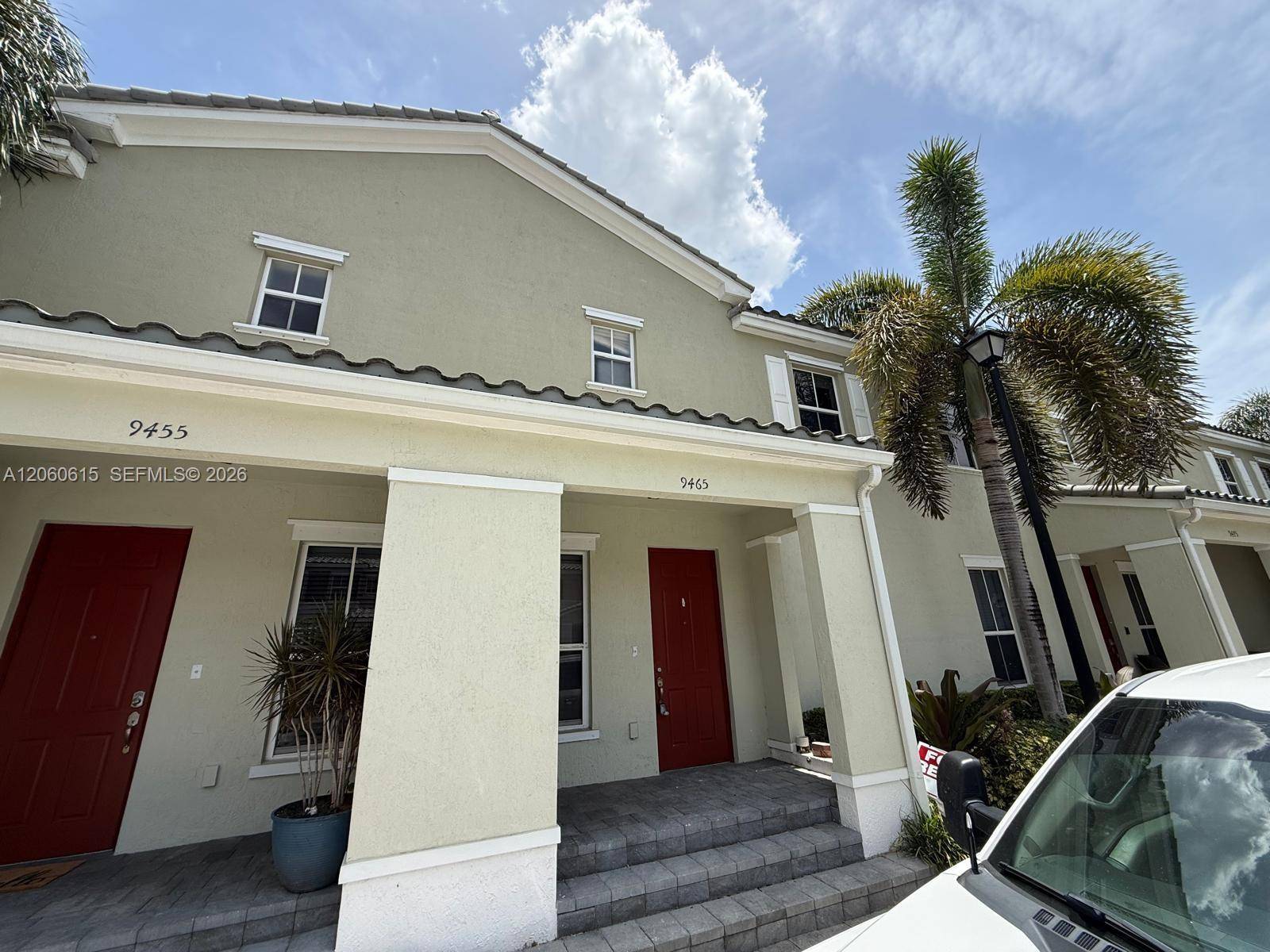 9465 SW 171st CtMiami - KENDALL COMMONS TOWNHOMES condo unit Main - picture