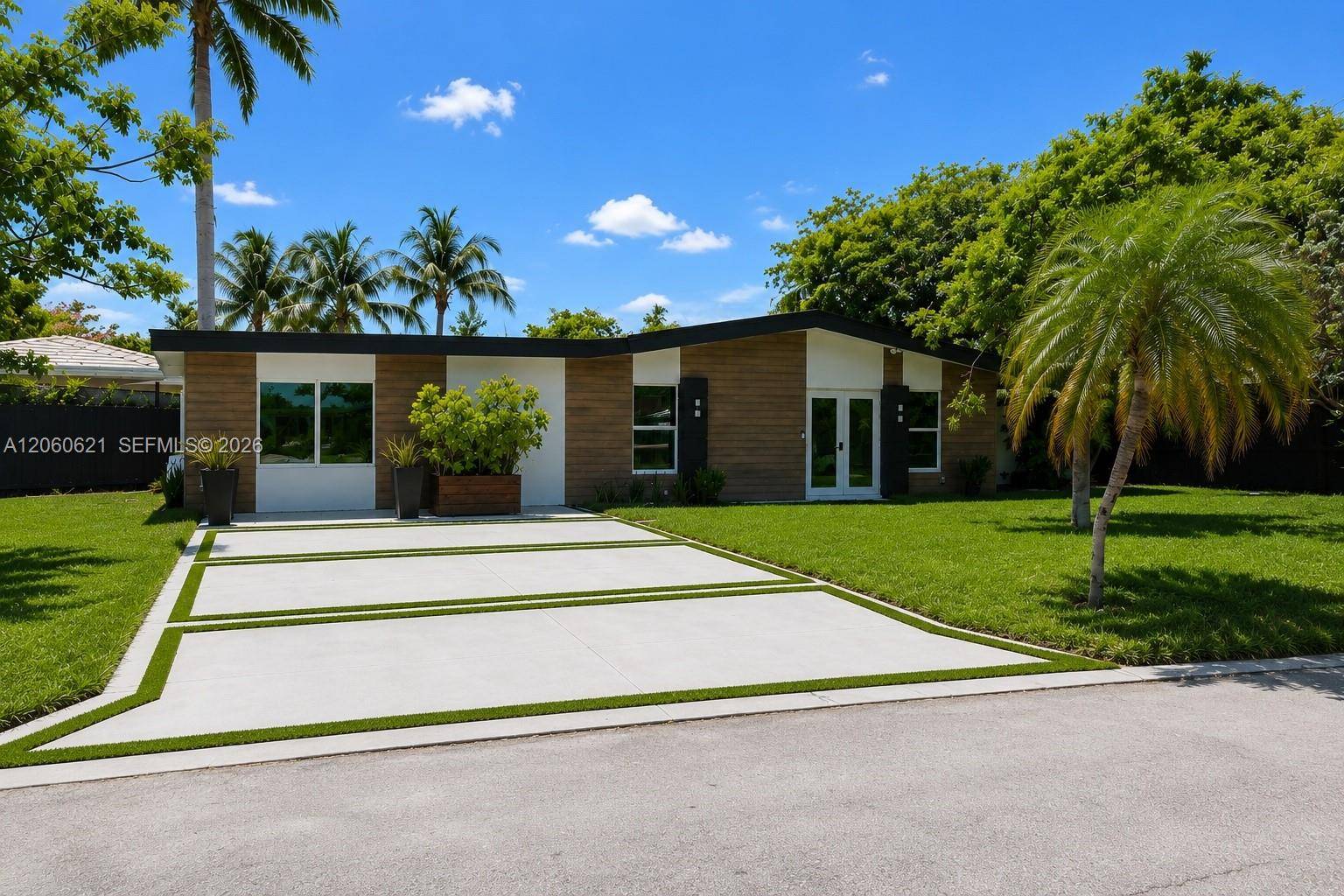 2416 NE 19th TerWilton Manors - picture