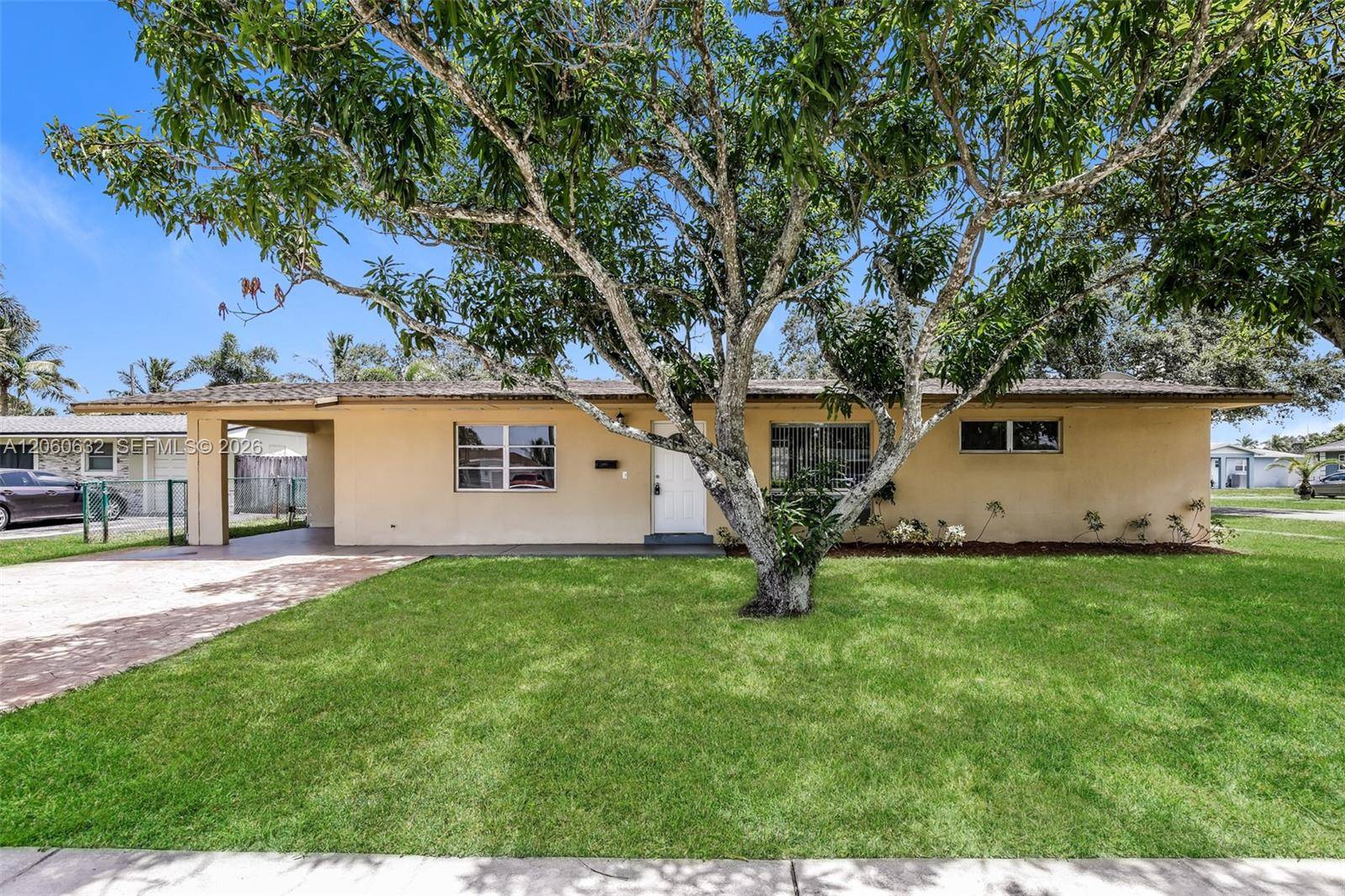 4896 NW 6th CtPlantation - picture
