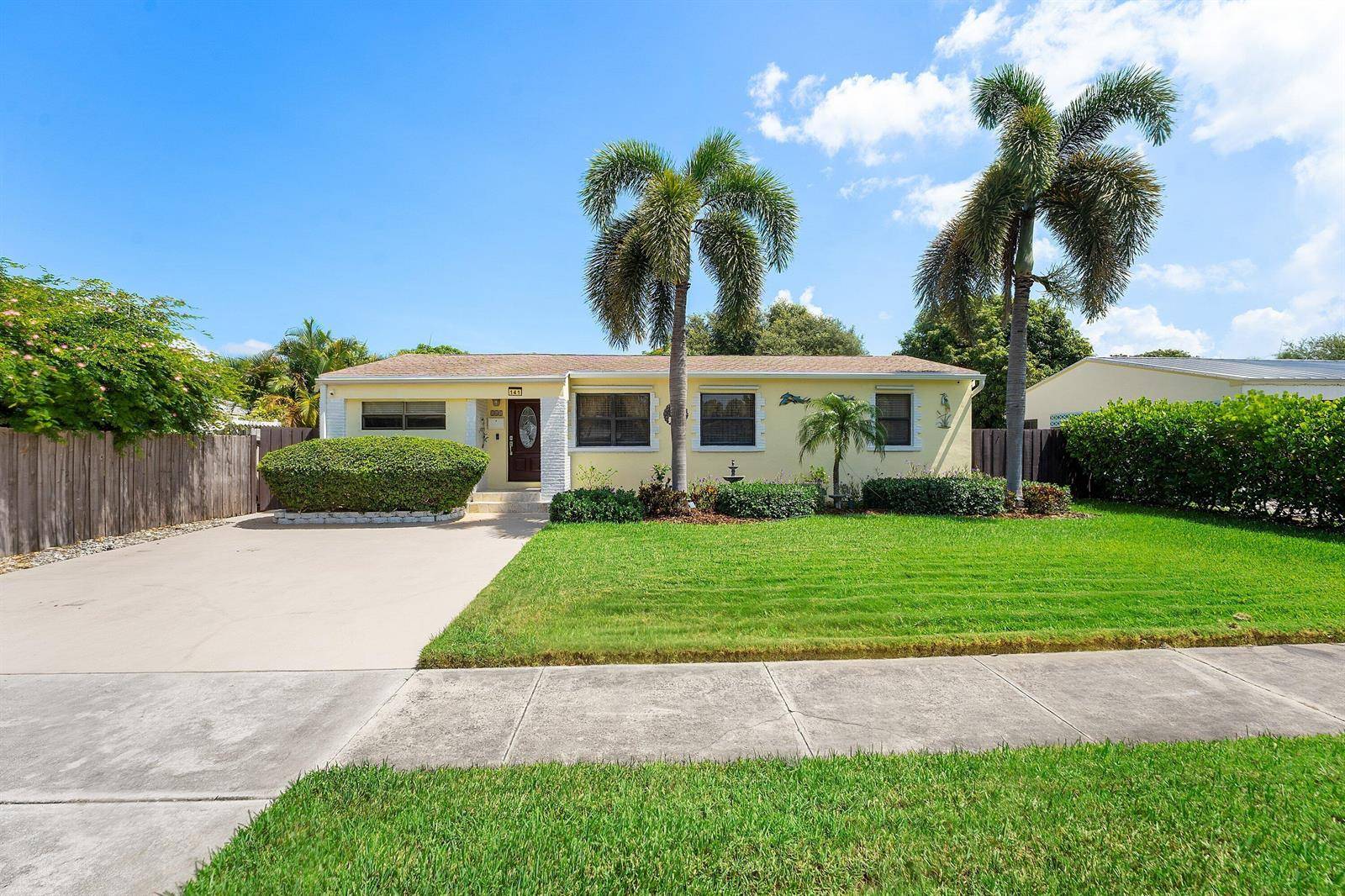 141 Date PalmLake Park - picture