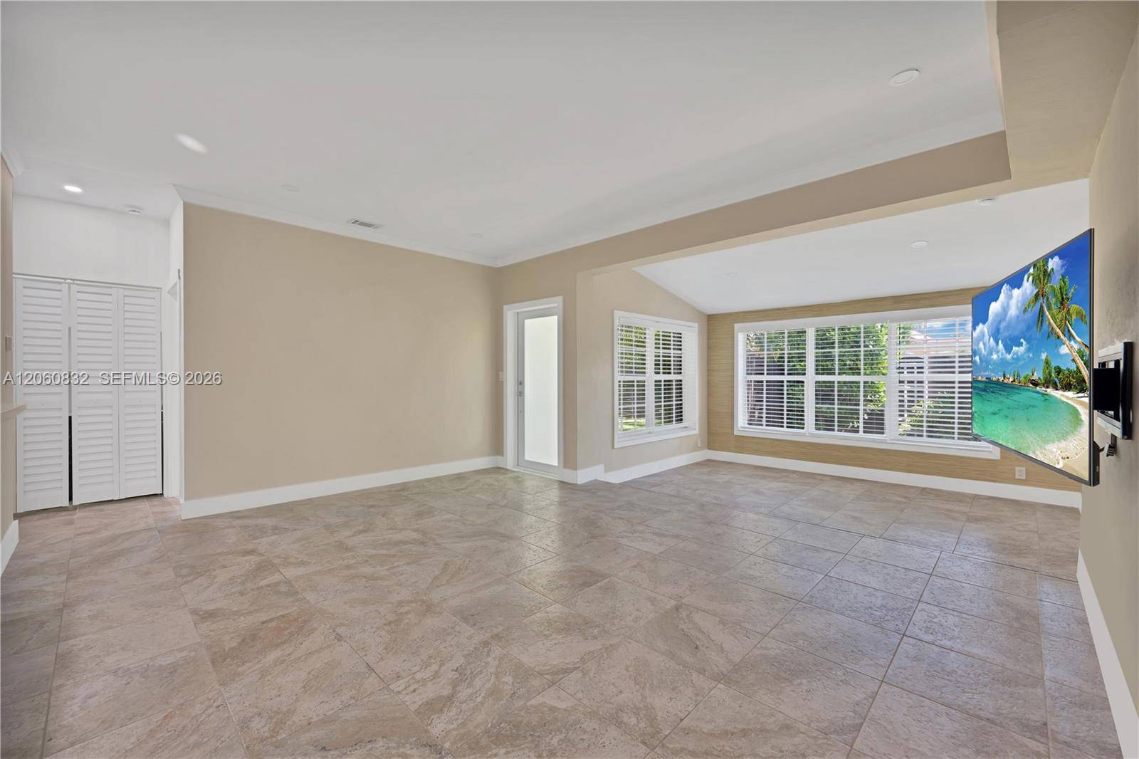 818 NE 3rd StHallandale Beach - picture
