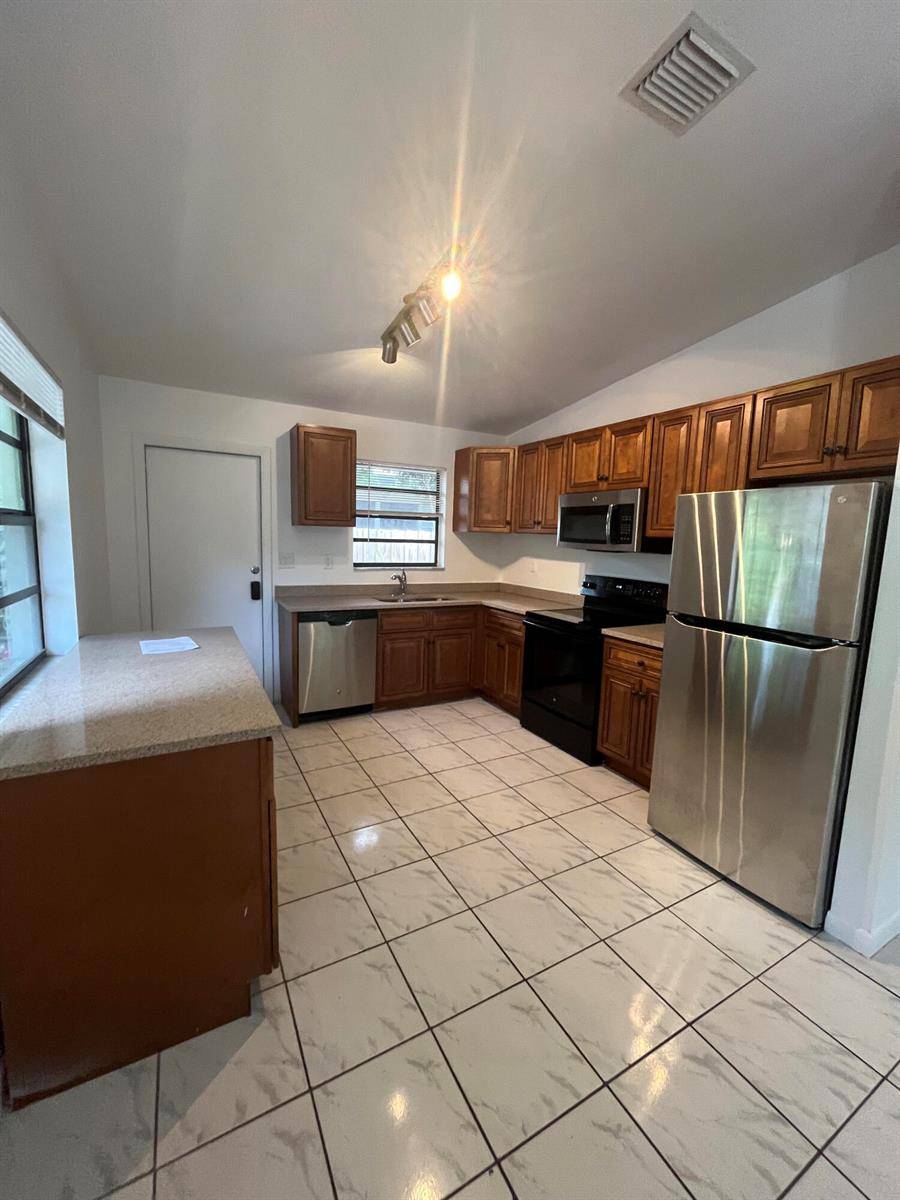 1201 N 17THHollywood - ST JAMES COURT condo unit 1 - picture