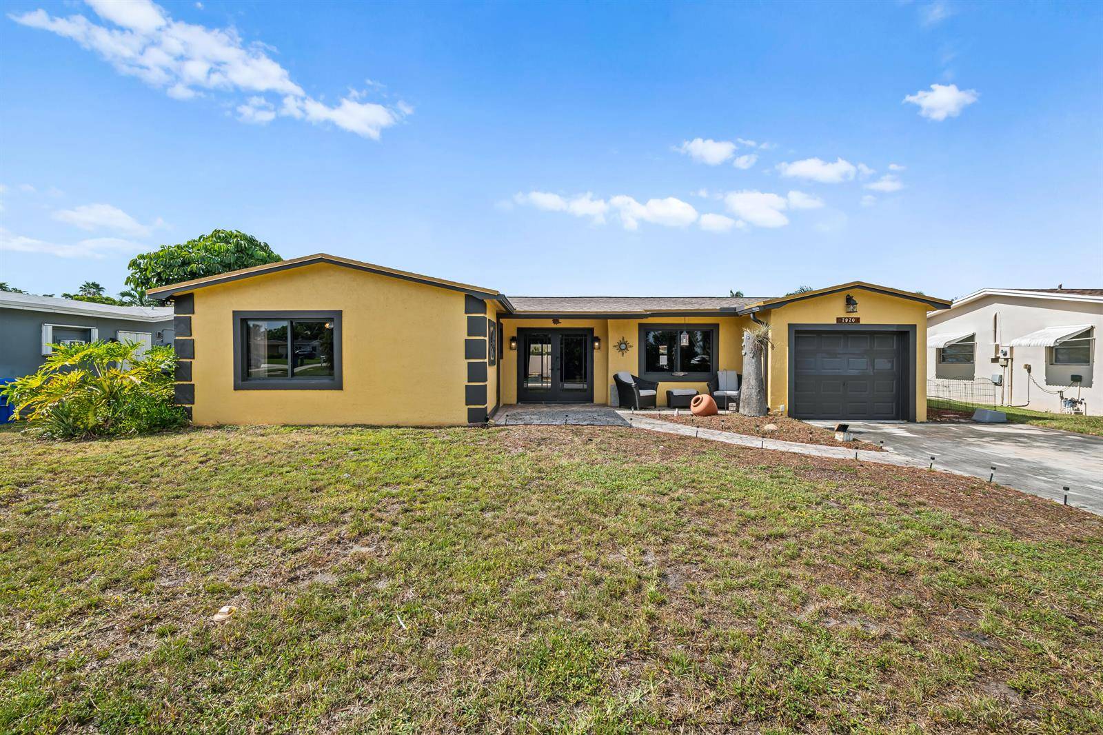 7970 NW 1STMargate - picture