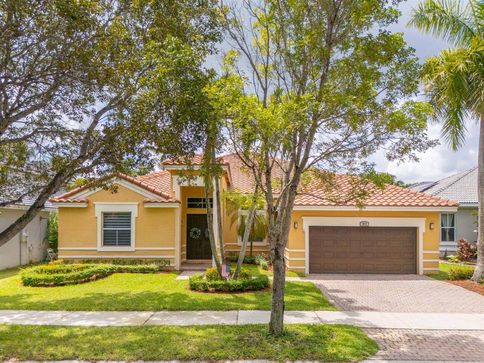 1635 Blue JayWeston - picture
