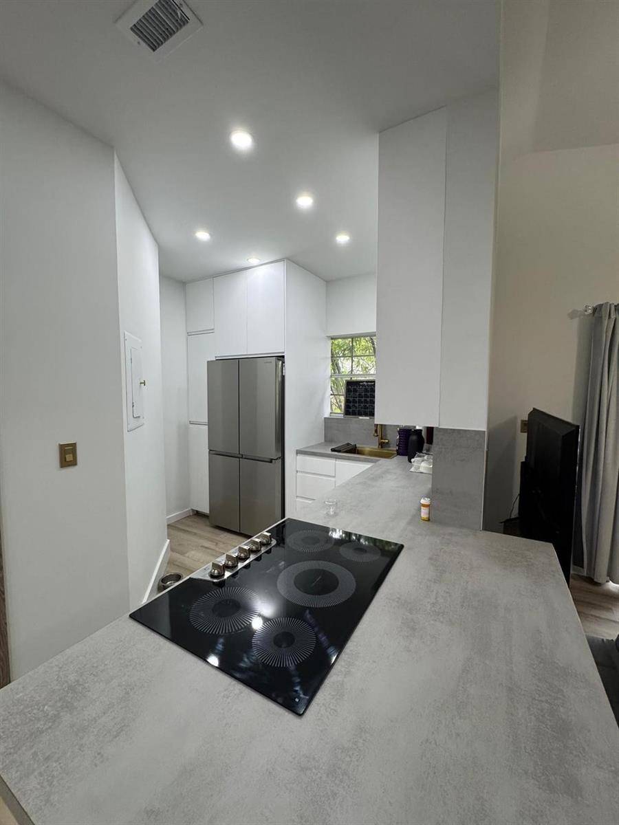 2331 NW 96thPembroke Pines - REFLECTIONS AT PEMBROKE PI condo unit 17H - picture