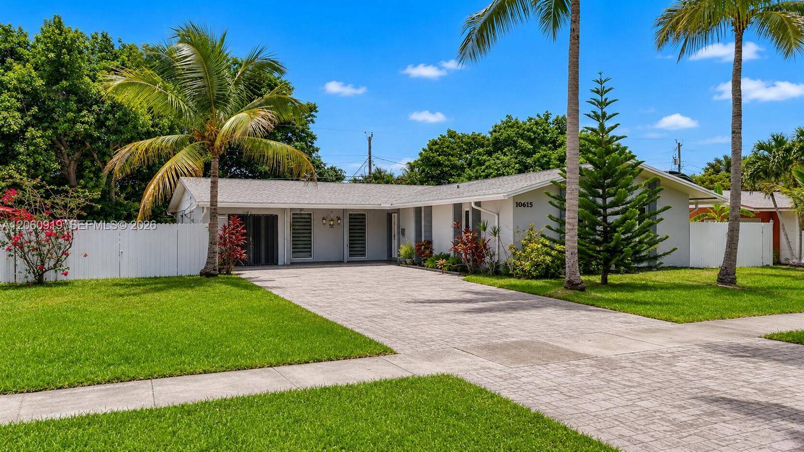 10615 SW 200th StCutler Bay - picture