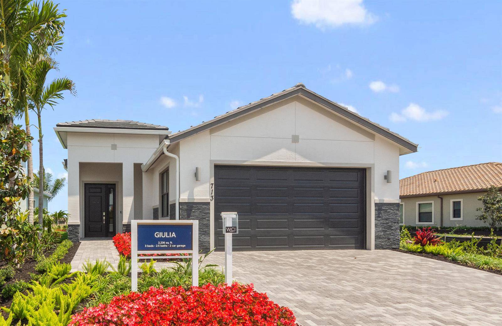713 SE FascinoPort St. Lucie - picture