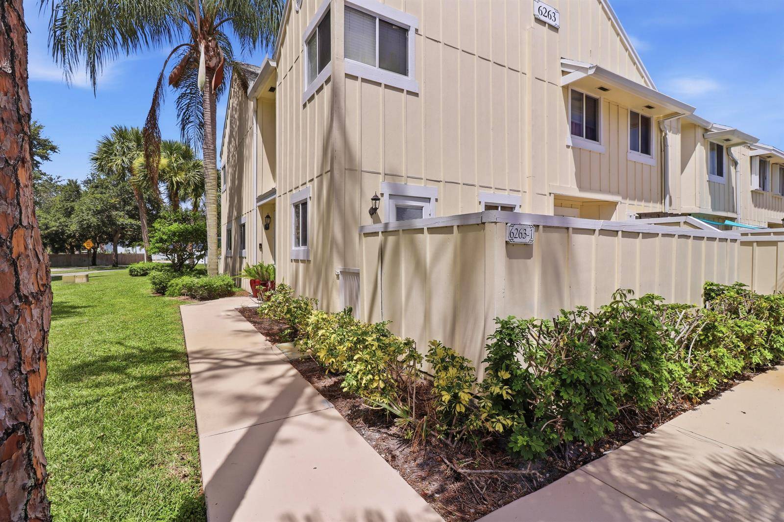 6263 RIVERWALKJupiter - RIVERWALK 2 condo unit 1 - picture