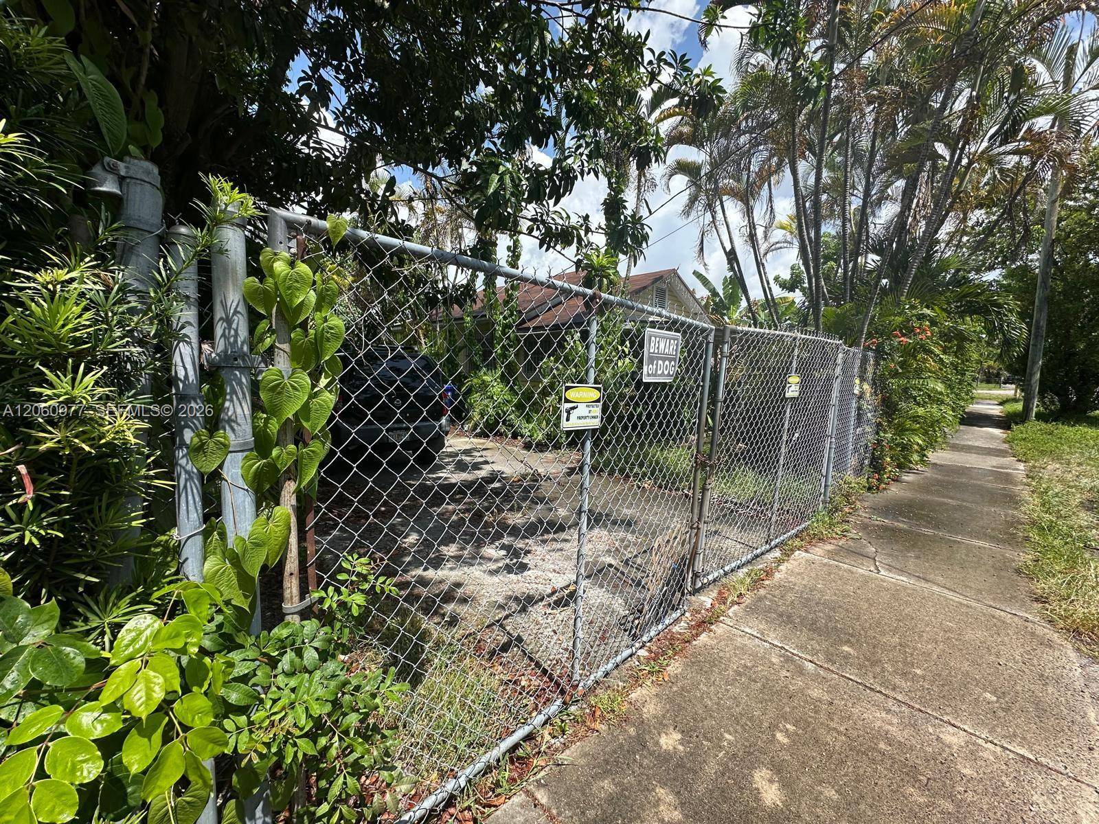 3348 NW 9th AveMiami - picture