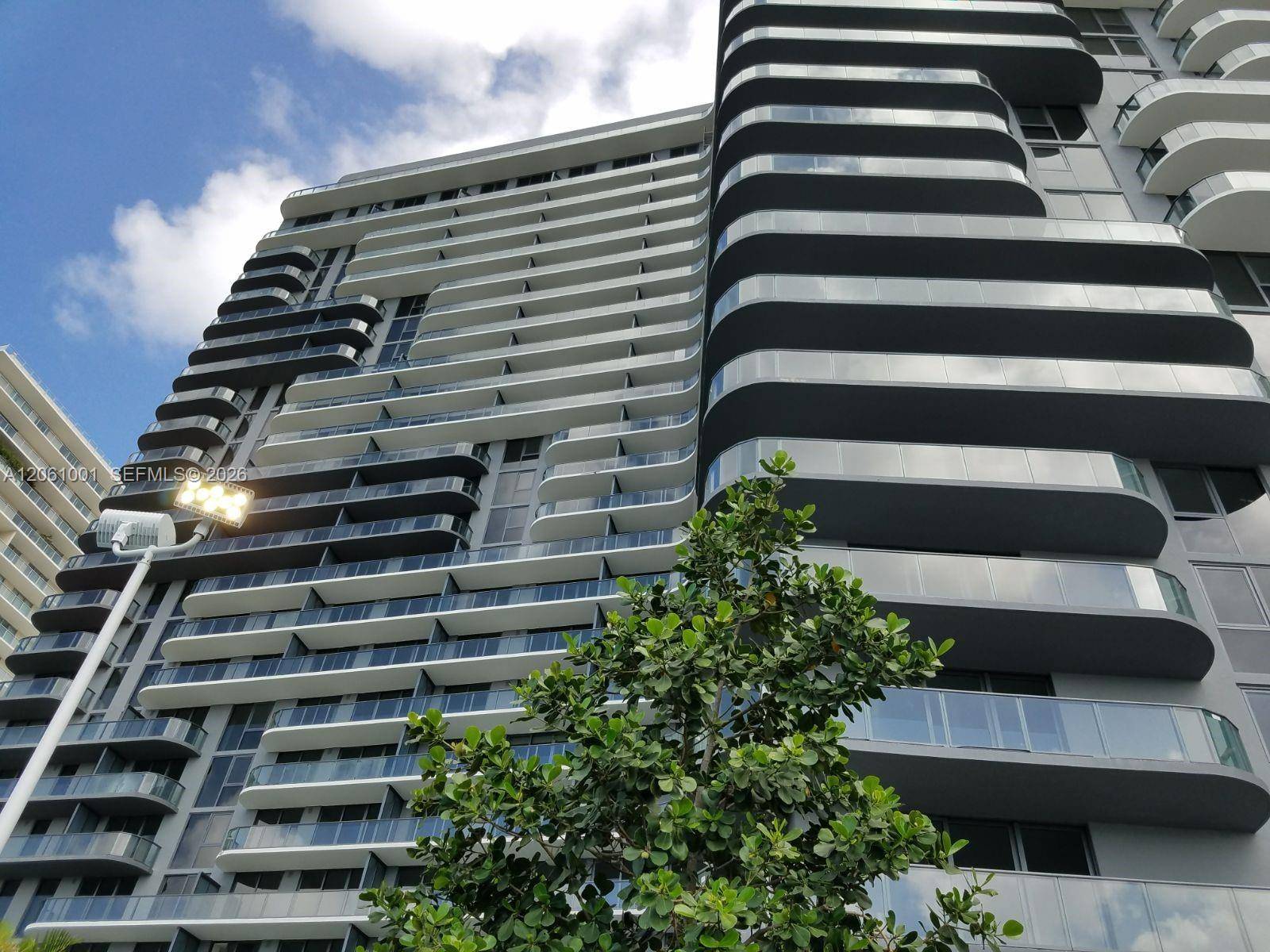 121 NE 34 STMiami - HYDE MIDTOWN condo unit 811 - picture