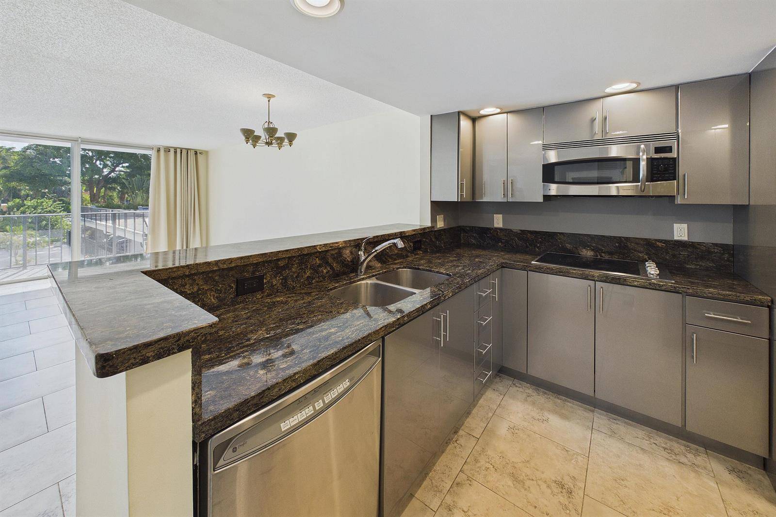 1800 N ANDREWSFort Lauderdale - DRAKE TOWER CONDO condo unit 2A - picture