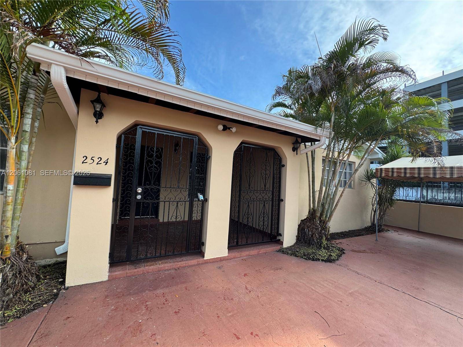 2524 SW 6th StMiami - picture