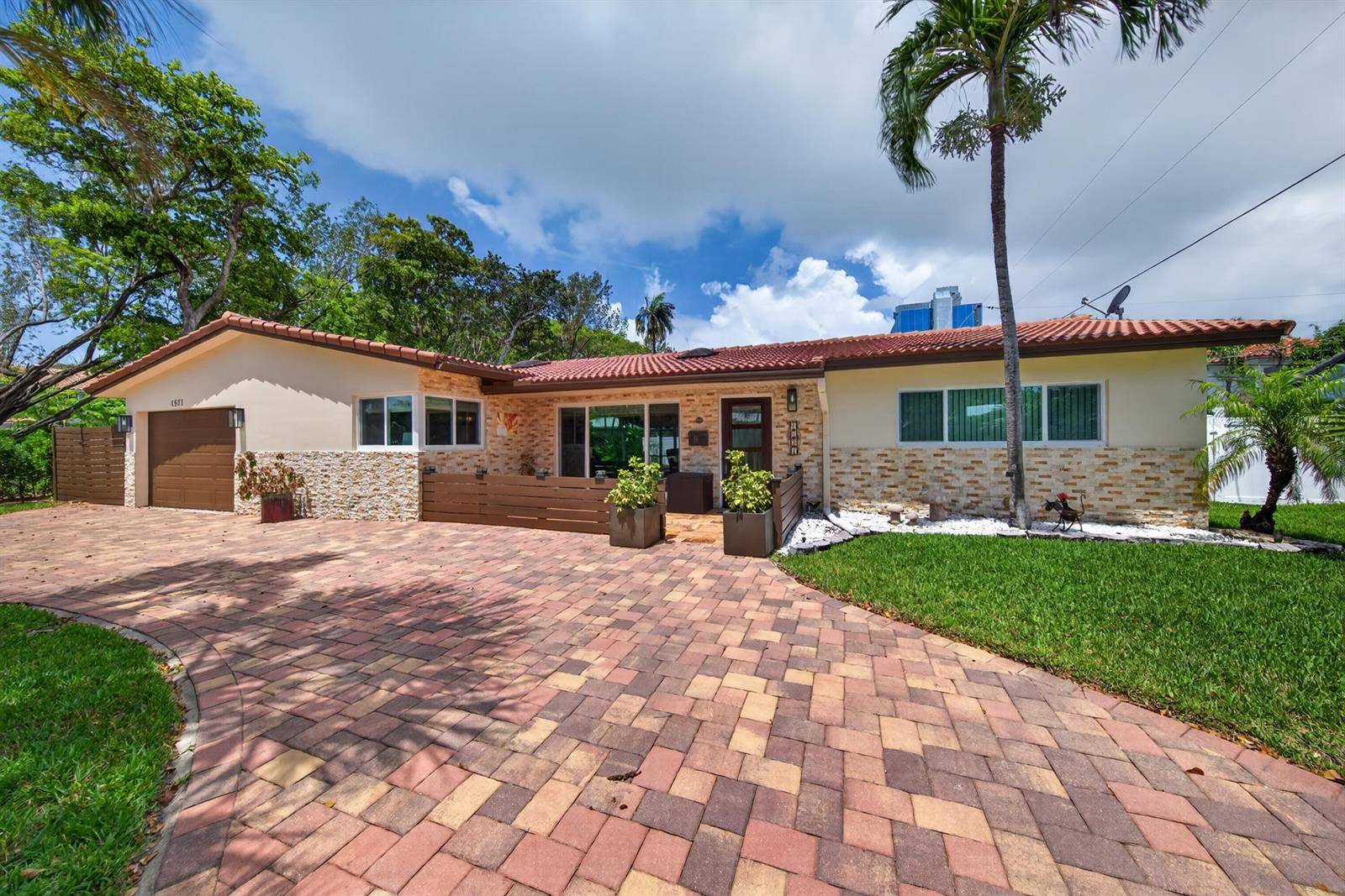 1571 SE 24THPompano Beach - picture