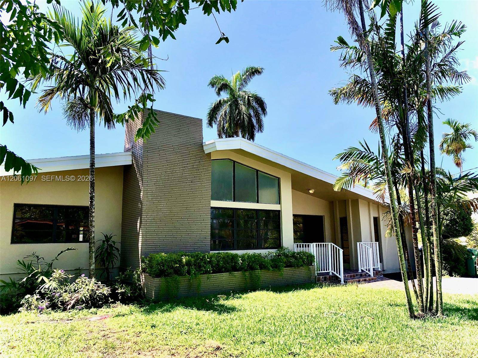 2560 NE 200th StMiami - picture