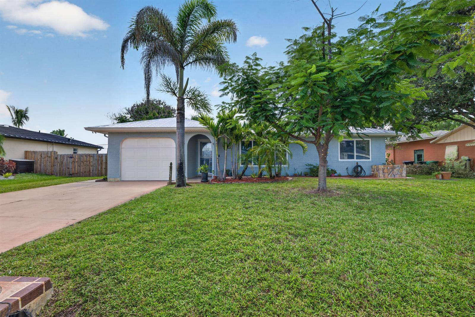 2231 SE GloverPort St. Lucie - picture