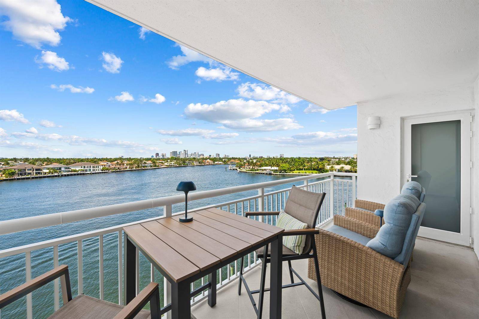 511 BAYSHOREFort Lauderdale - BAYSHORE TOWERS condo unit 603 - picture