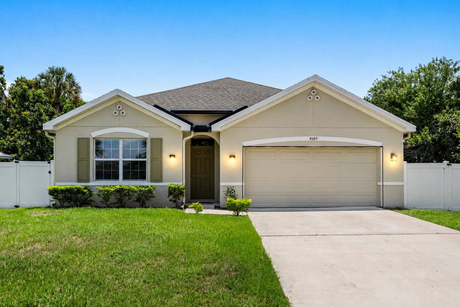 4589 SW UletaPort St. Lucie - picture