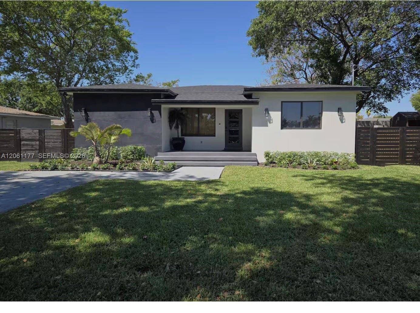 904 NW 6th TerHallandale Beach - picture