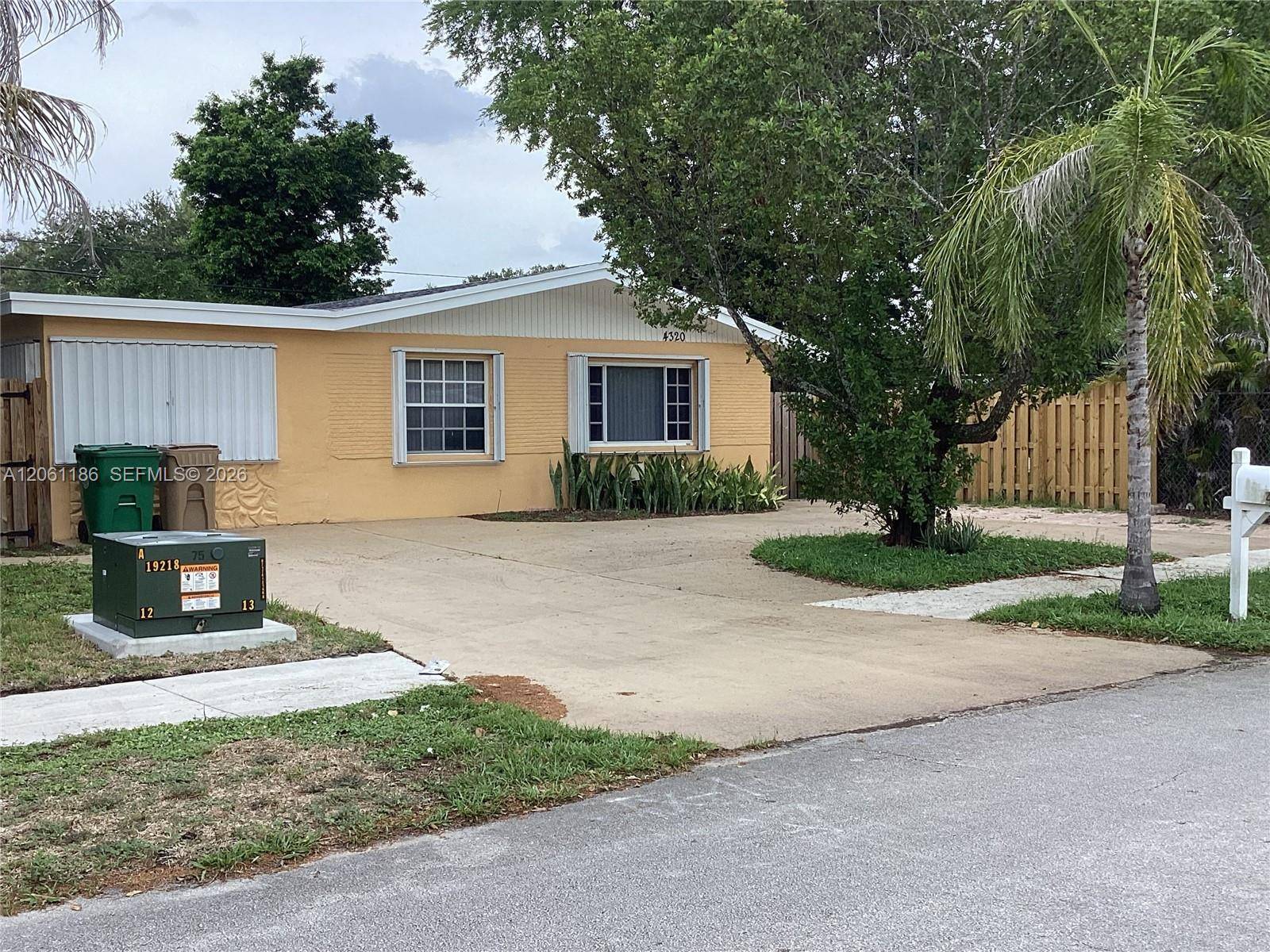 4320 SW 56th AveDavie - picture