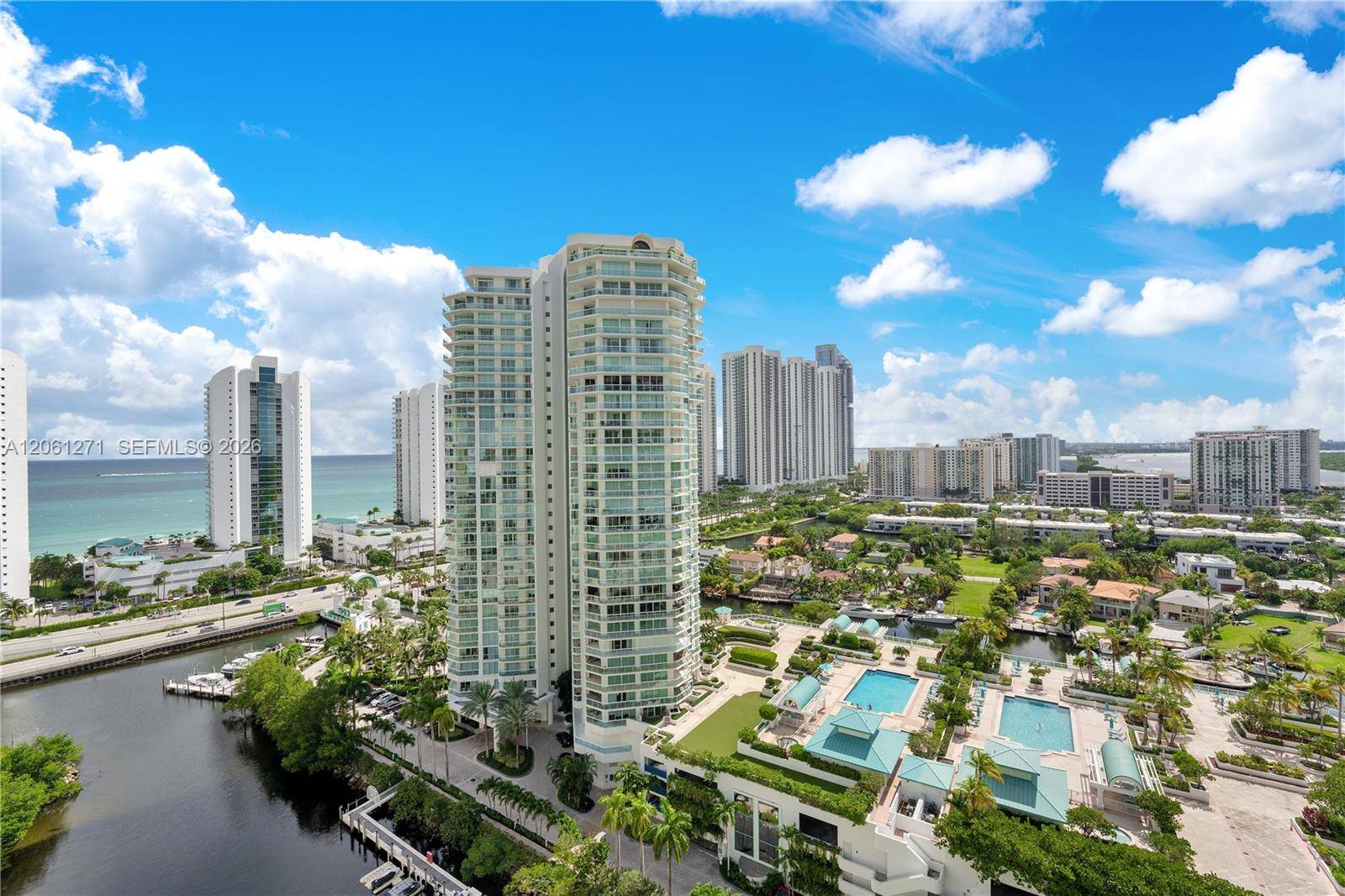 250 Sunny Isles BlvdSunny Isles Beach - ST TROPEZ ON THE BAY III condo unit 3-PH5 - picture