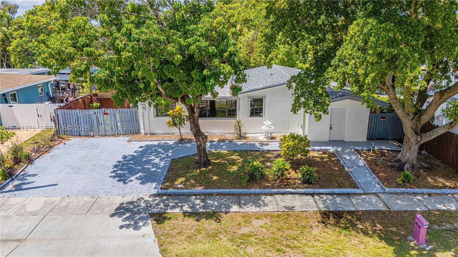 4011 SW 32nd StWest Park - picture