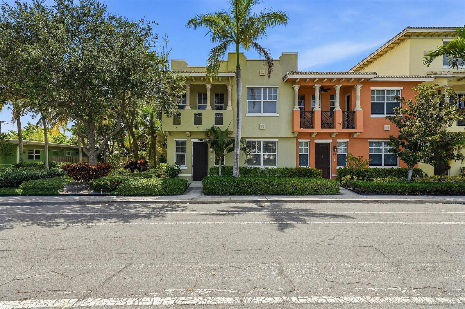 219 N L - COCONUT WALK OF LAKE WORTH condo unit 100 - picture