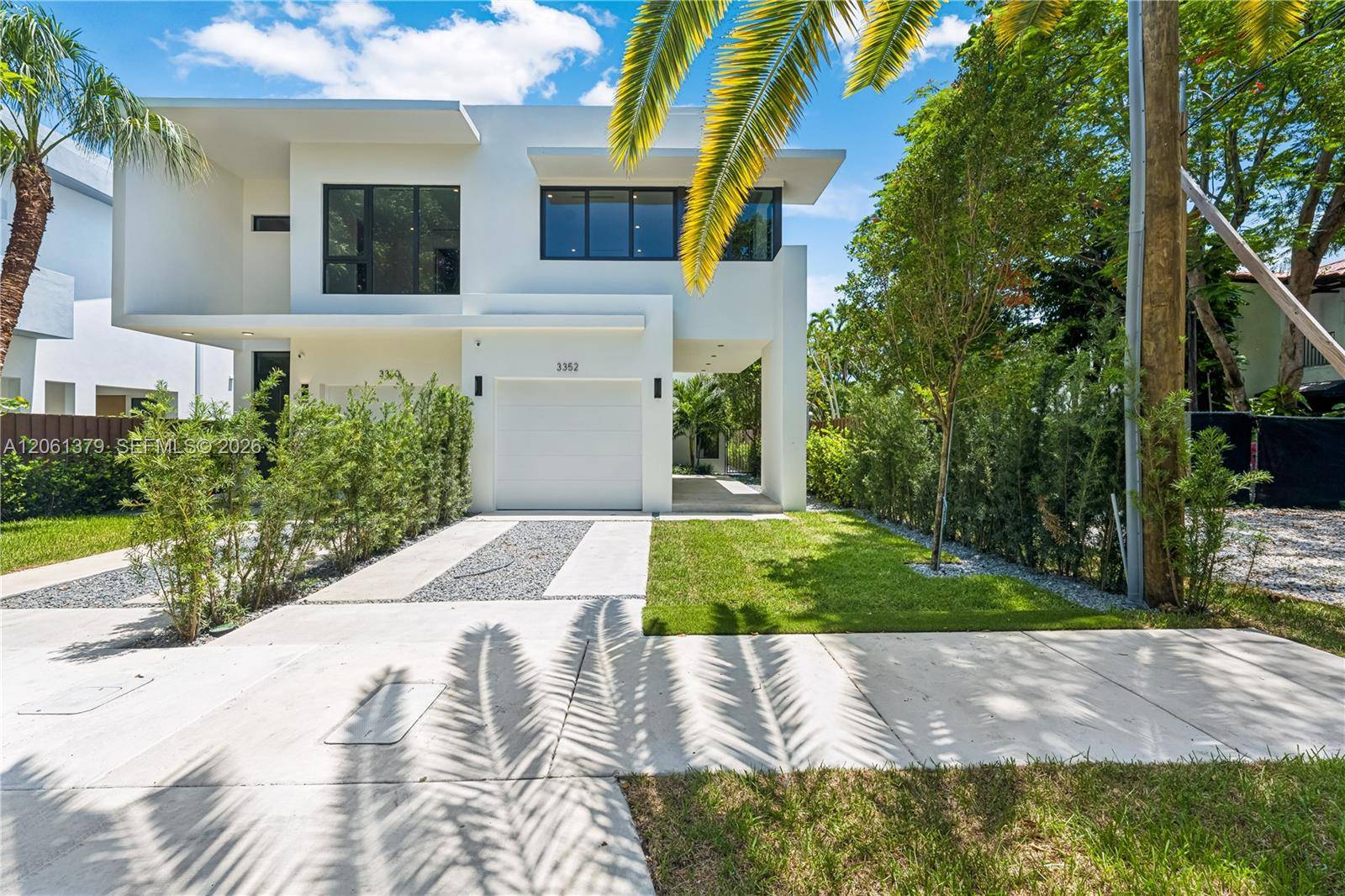 3352 SW 28th TerMiami - picture