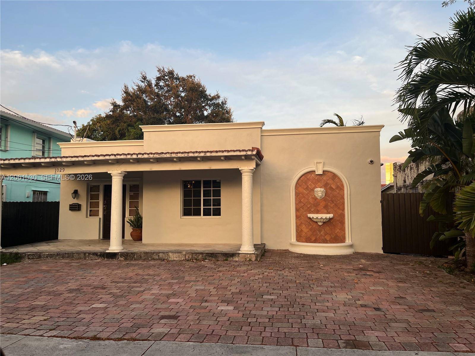 1029 SW 10th AveMiami - picture