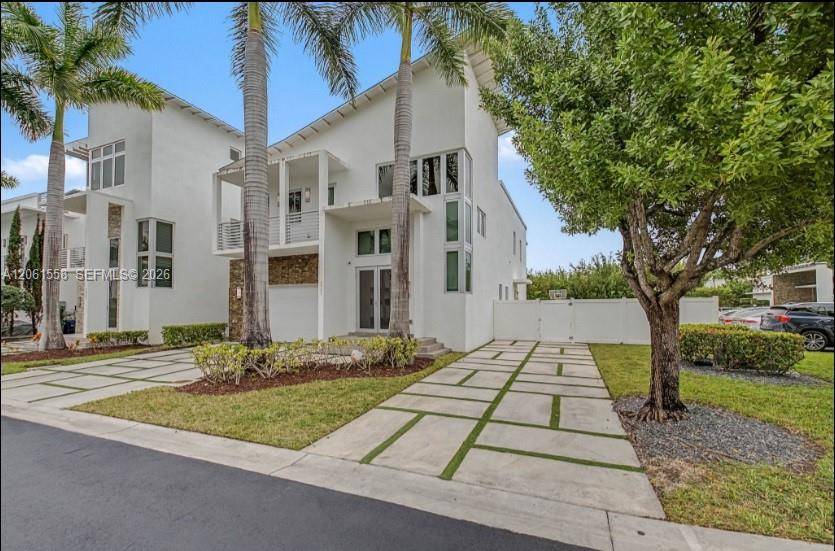 3341 NW 84th CtDoral - picture