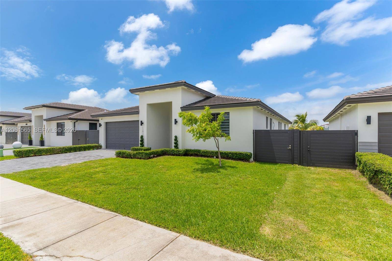 12933 SW 227th StMiami - picture