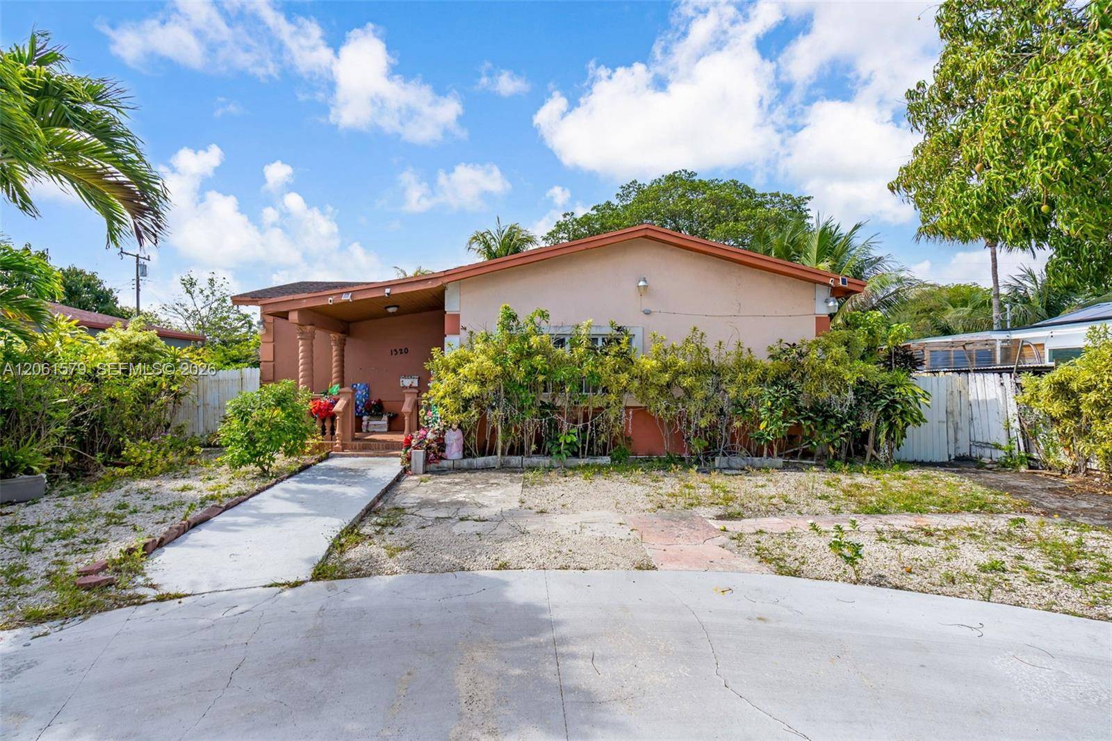 1320 NE 135th StNorth Miami - picture