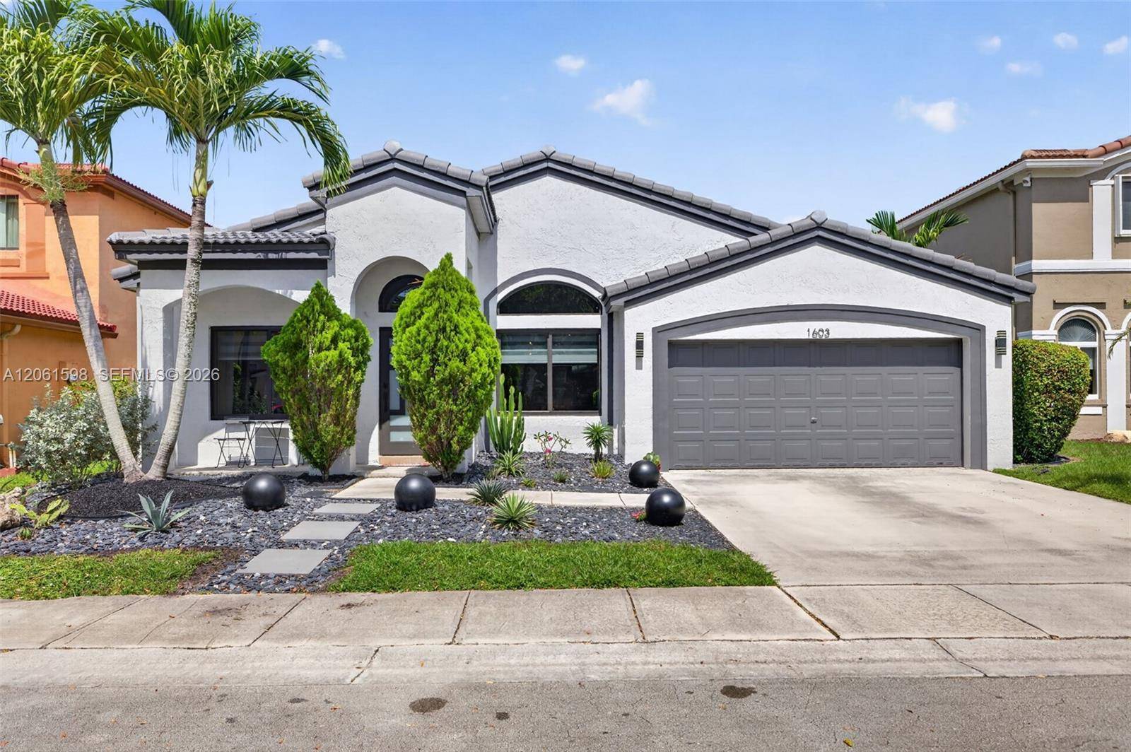 1603 E Harmony Lake CirDavie - picture